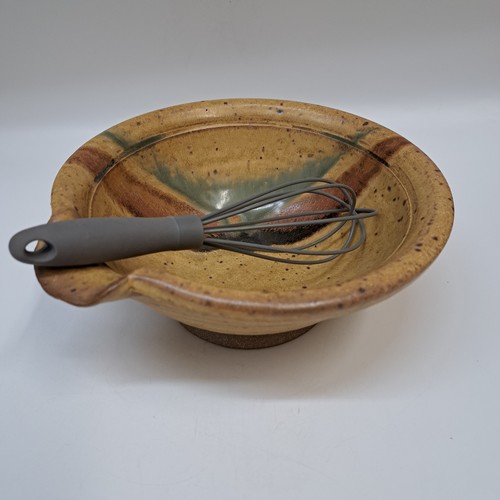Click to view detail for #250311 Mix & Pour Bowl $16.50